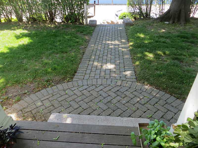 54 Friendship Street, Unit B3 Westerly, RI 02891 - Photo 20 of 25 Yard/Garden.