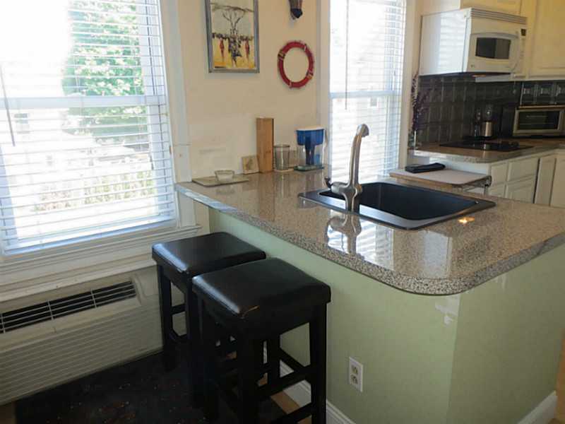 54 Friendship Street, Unit B3 Westerly, RI 02891 - Photo 10 of 25 Dining Area.