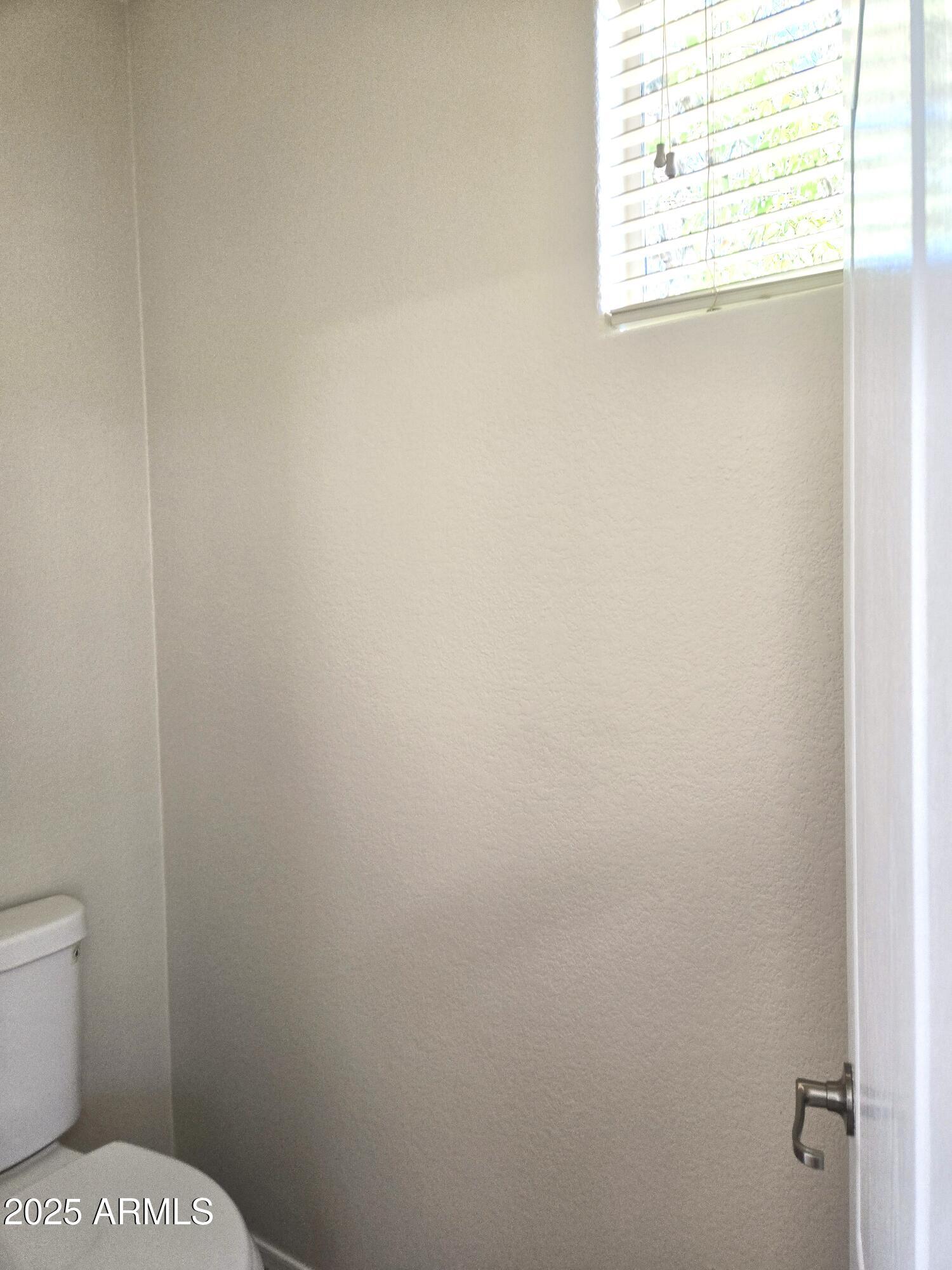 1187 South Hazel Street Gilbert, AZ 85296 - Photo 24 of 50 Main Bathroom with separate Toilet Room