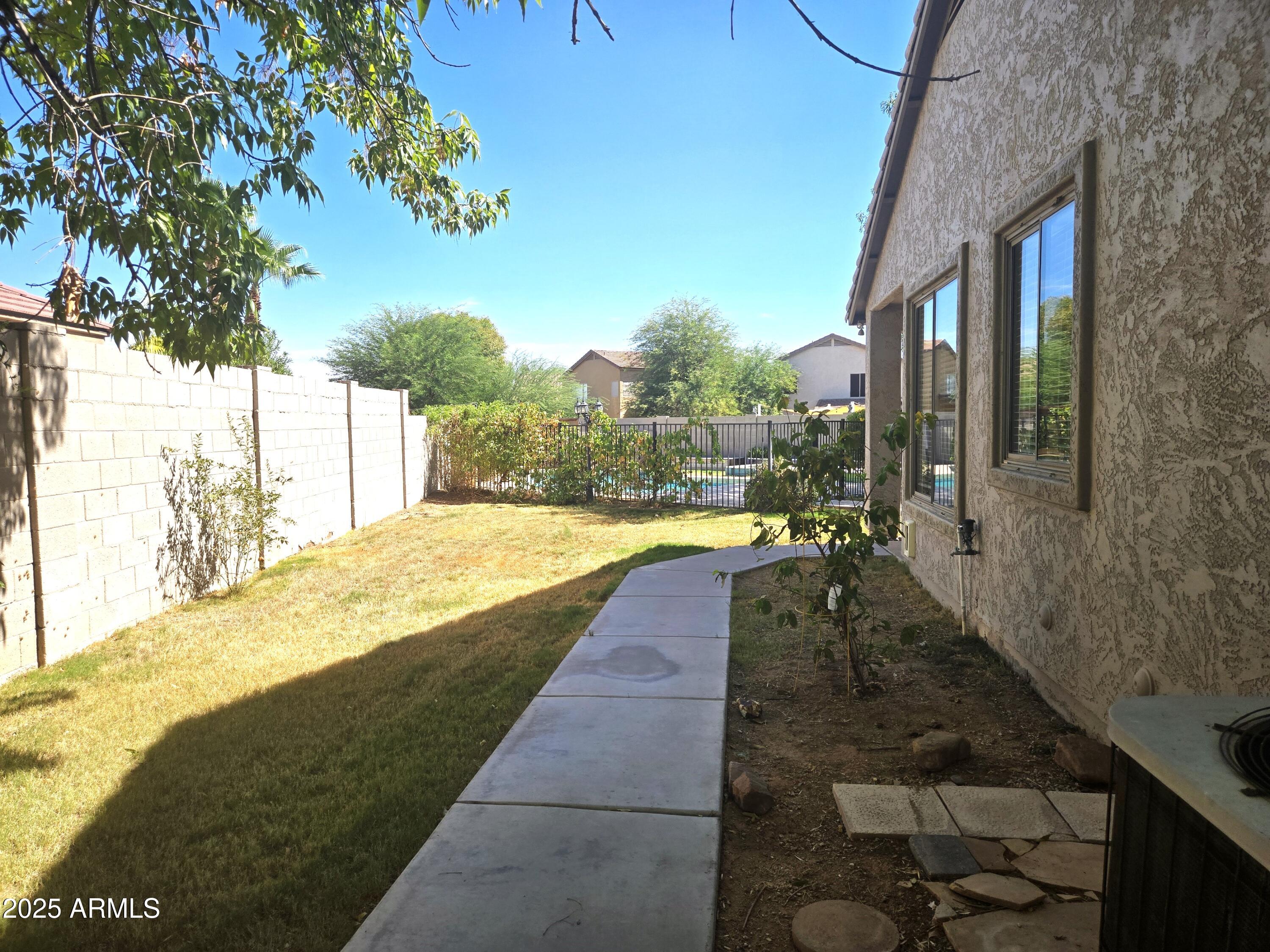 1187 South Hazel Street Gilbert, AZ 85296 - Photo 8 of 50 Large side yard
