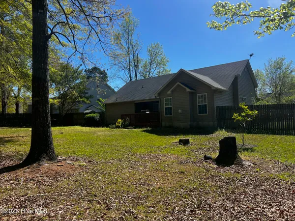$1,900 | 106 Dunwoody Drive, Jacksonville, NC 28546