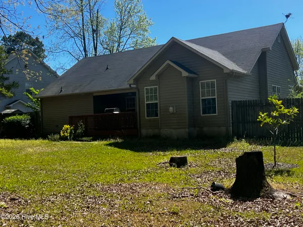 $1,900 | 106 Dunwoody Drive, Jacksonville, NC 28546