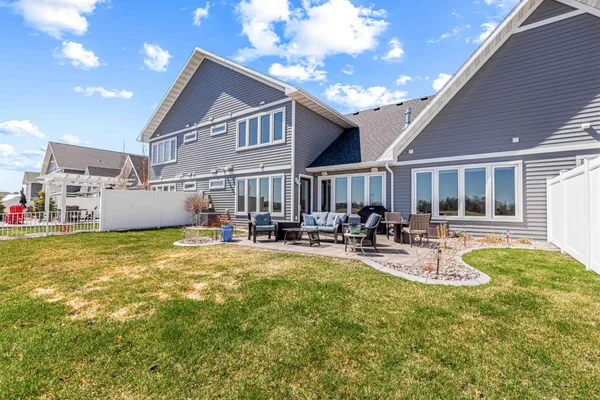 $949,900 | 5900 31st Street South, Fargo, ND 58104