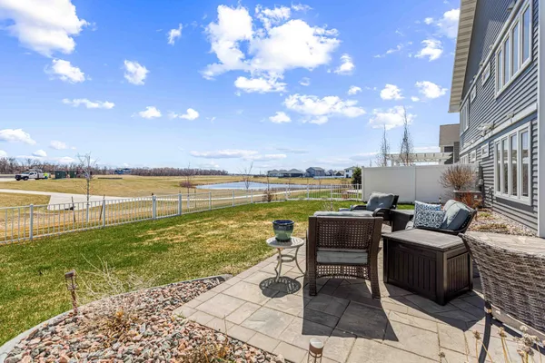 $949,900 | 5900 31st Street South, Fargo, ND 58104