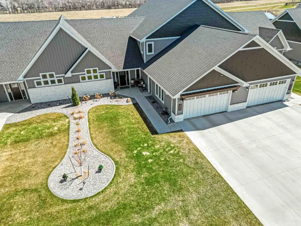 $949,900 | 5900 31st Street South, Fargo, ND 58104