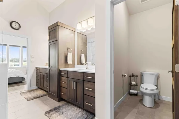 $949,900 | 5900 31st Street South, Fargo, ND 58104