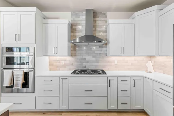 $949,900 | 5900 31st Street South, Fargo, ND 58104