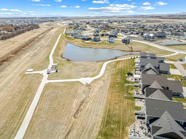 $949,900 | 5900 31st Street South, Fargo, ND 58104