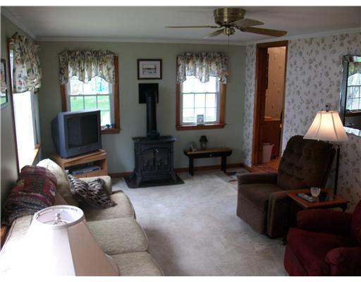 188 Sebasticook Street Pittsfield, ME 04967 - Photo 19 of 23 Living Room.