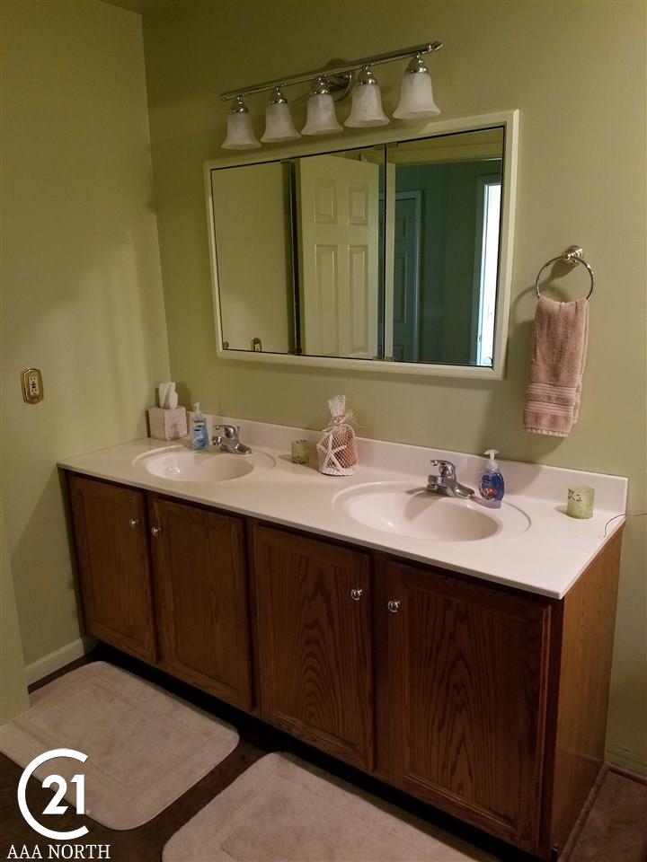 506 Yule Road Leonard, MI 48367 - Photo 19 of 29 31372664-18.JPG