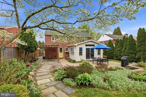 $650,000 | 7818 Elm Avenue, Wyndmoor, PA 19038