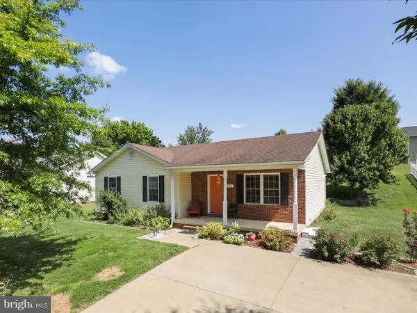 $2,250 | 1114 Ashby Street, Front Royal, VA 22630