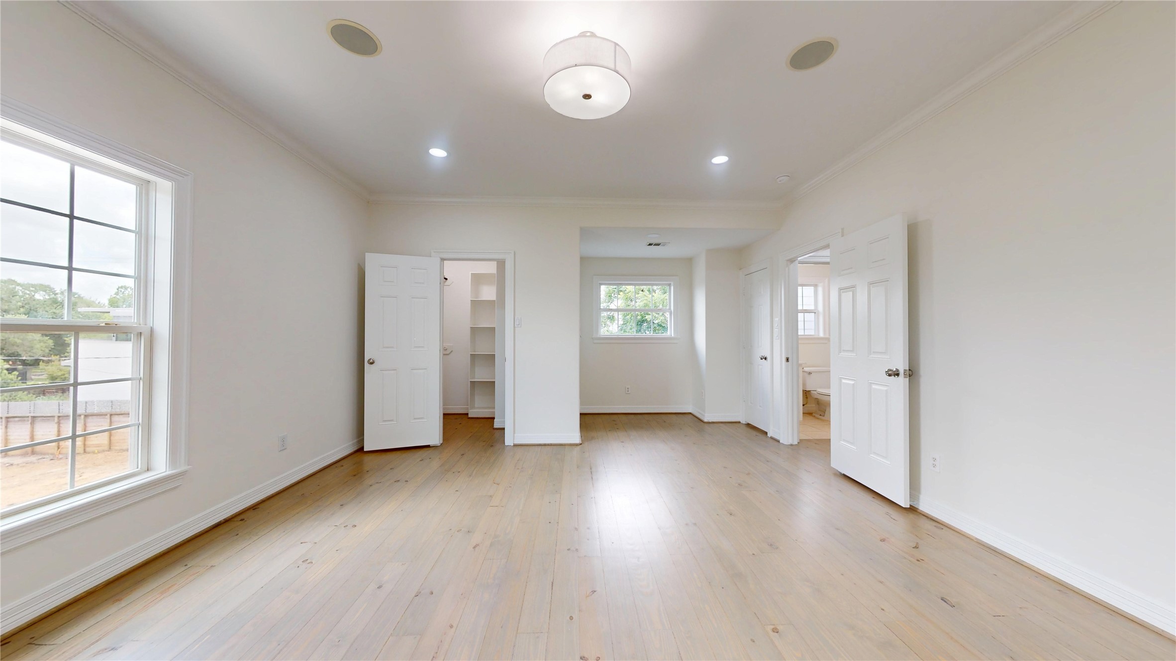 4050 Dumbarton Street Houston, TX 77025 - Photo 35 of 48 View of one of the extra large secondary bedrooms located on the second floor.