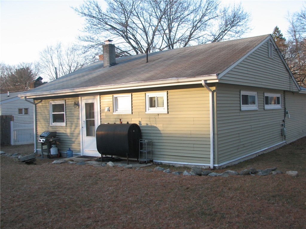 8 Lark Road Smithfield, RI 02828 - Photo 3 of 30