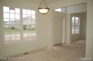 3071 Fantail Court Rochester, MI 48309 - Photo 4 of 8 dining room