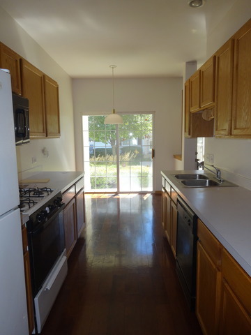846 County Line Road, Unit 846 Aurora, IL 60502 - Photo 3 of 15