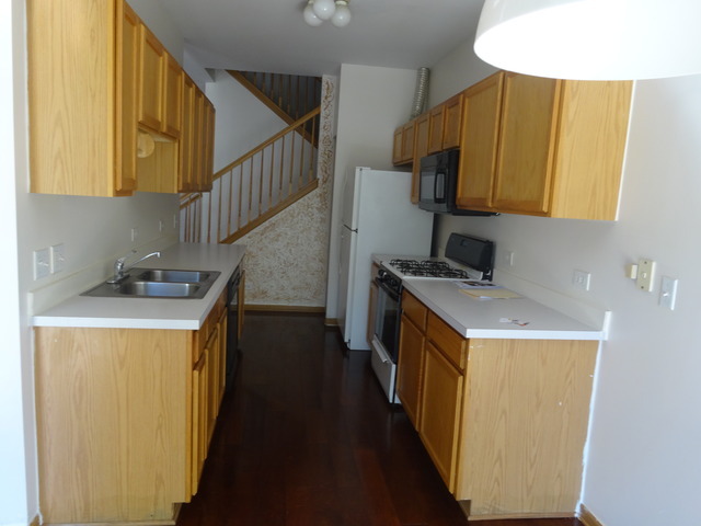 846 County Line Road, Unit 846 Aurora, IL 60502 - Photo 4 of 15