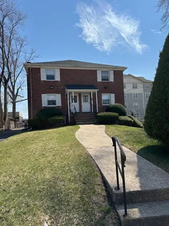 $1,900 | 78 Burnett Avenue, Unit 80B, Maplewood, NJ 07040