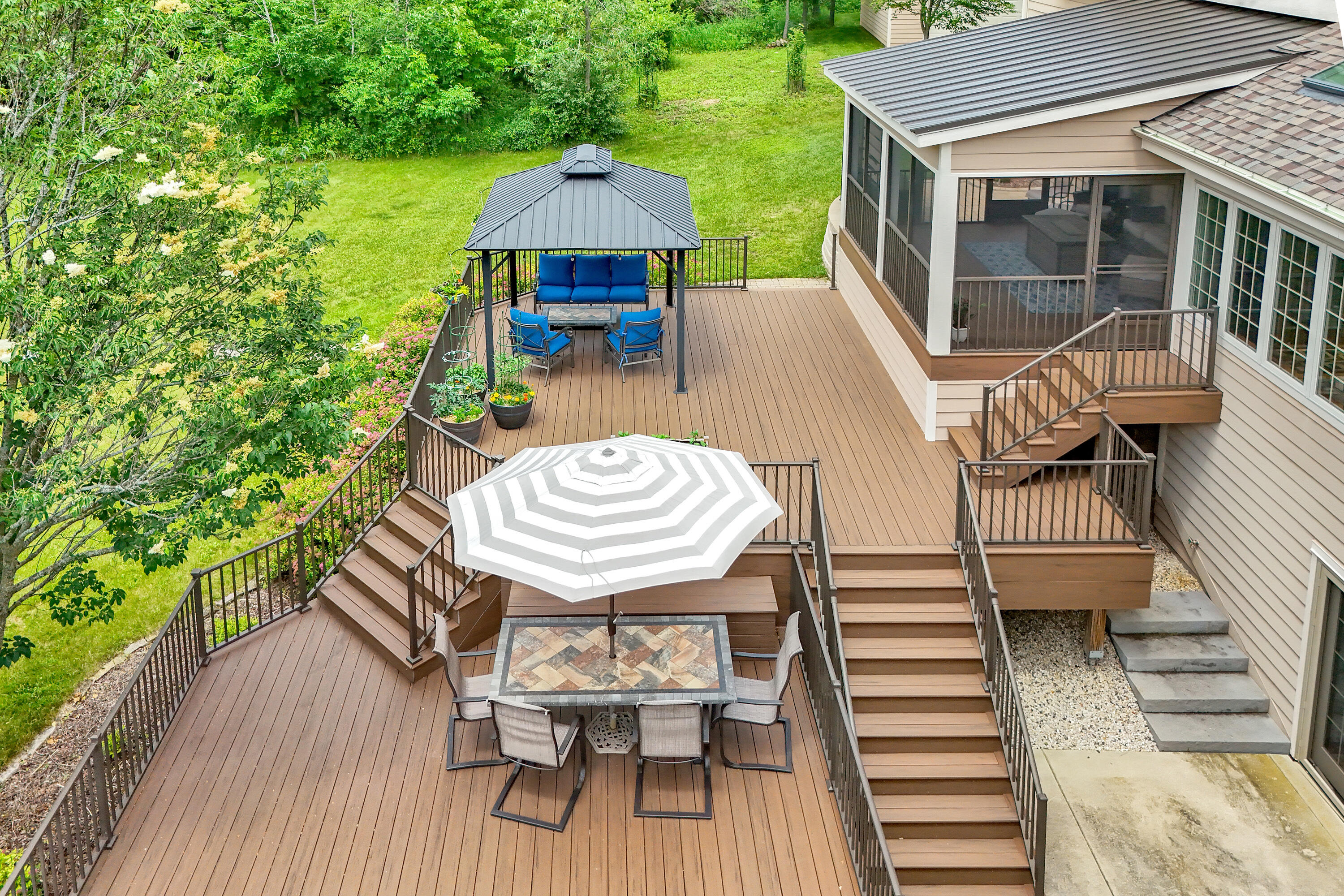 615 Kettle Ridge Richfield, WI 53017 - Photo 36 of 44 2 tiered deck