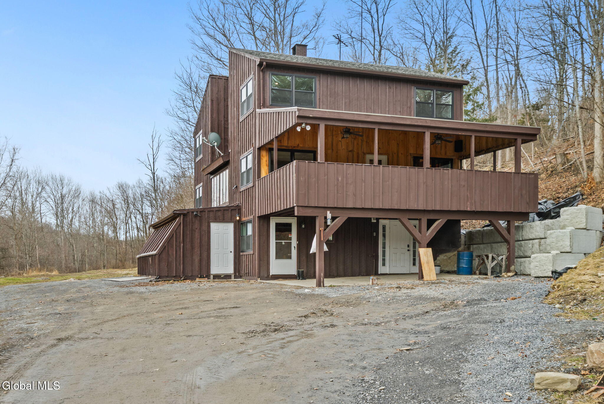 8-web-or-mls-341-schoonmaker-rd