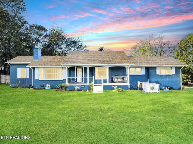 $475,000 | 201 Farlow Drive, Knoxville, TN 37934