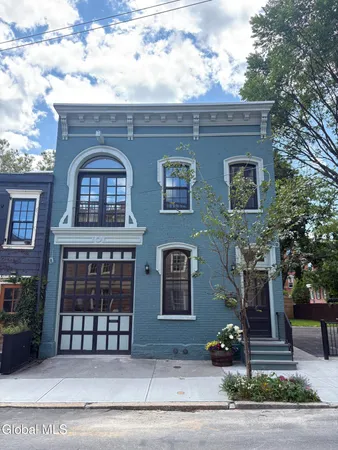 $725,000 | 2 Spring Street, Albany, NY 12210