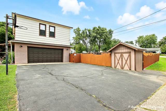 $448,000 | 7620 Howe Road, Wonder Lake, IL 60097