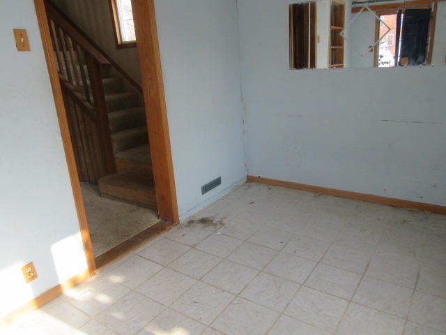 430 Locust Place Clinton, IA 52732 - Photo 3 of 8 Gallery Image 3