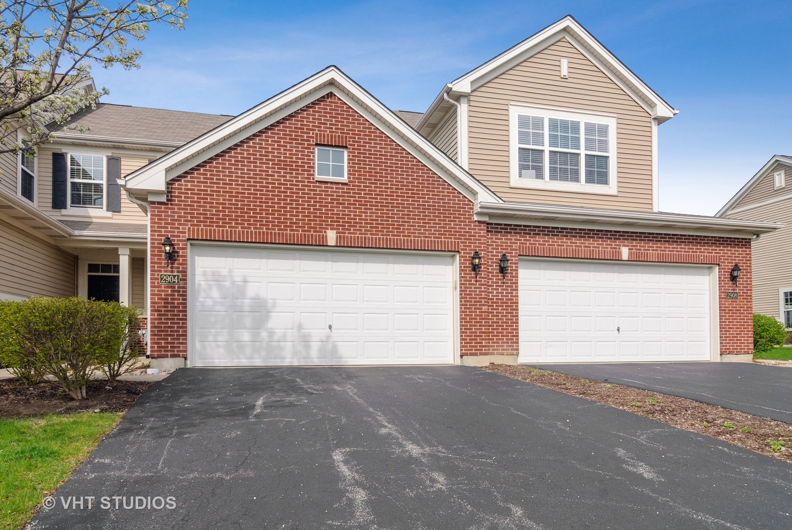 2904 Church Road Aurora, IL 60502 - Photo 2 of 21