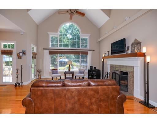 91 Fox Run Road Bolton, MA 01740 - Photo 4 of 34