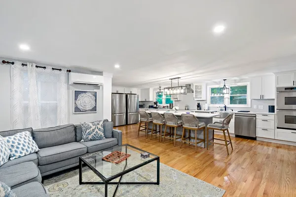 $3,499,999 | 414 Eel, Osterville, MA 02655