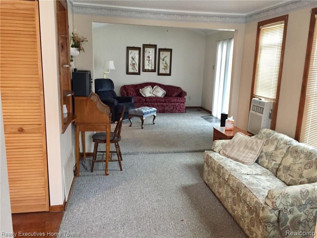 7353 Worth Road Lexington, MI 48450 - Photo 15 of 19 Living Room