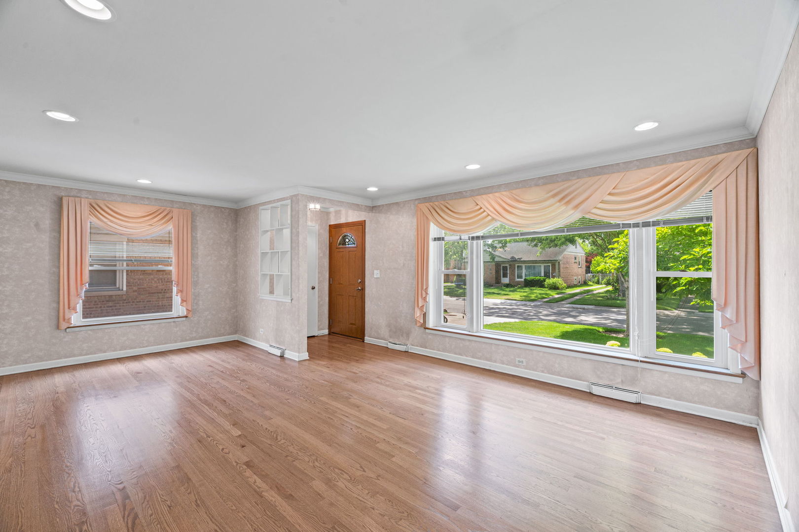340 Romona Road Wilmette, IL 60091 - Photo 2 of 35