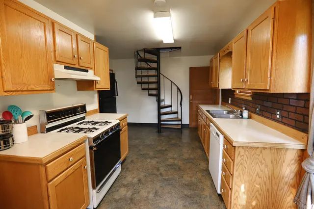 $429,500 | 59 Fish Hatchery Road, Story, WY 82842