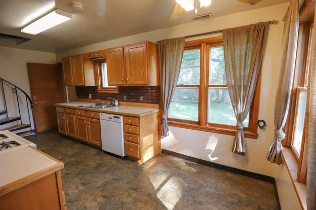 $429,500 | 59 Fish Hatchery Road, Story, WY 82842