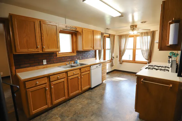 $429,500 | 59 Fish Hatchery Road, Story, WY 82842