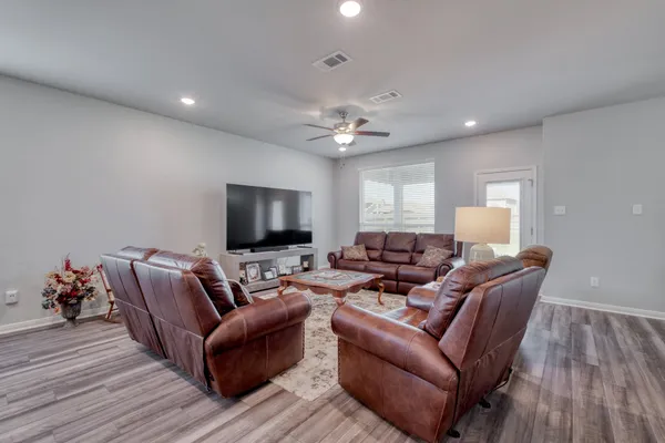 $299,000 | 3500 Beutel Road, Lorena, TX 76655