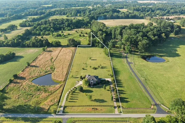 $1,535,000 | 8288 Guthrie Road, Cross Plains, TN 37049