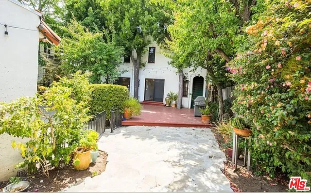 a view of a garden area