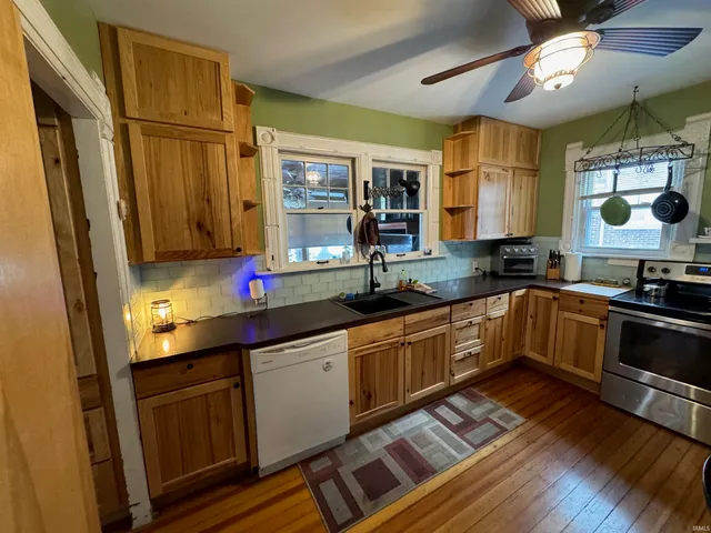 $185,000 | 701 West 3rd Street, Mishawaka, IN 46544