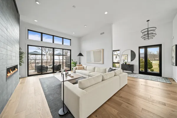 $1,825,000 | W4536 Lakeview Gln Drive, Geneva, WI 53147