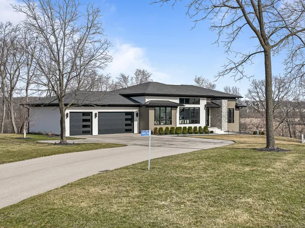 $1,825,000 | W4536 Lakeview Gln Drive, Geneva, WI 53147