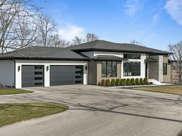 $1,825,000 | W4536 Lakeview Gln Drive, Geneva, WI 53147