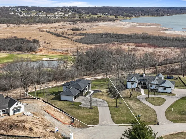 $1,825,000 | W4536 Lakeview Gln Drive, Geneva, WI 53147