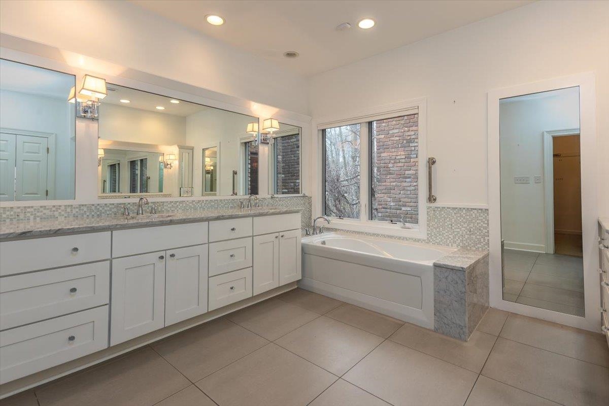 9255 Dogwood Road Germantown, TN 38139 - Photo 18 of 40