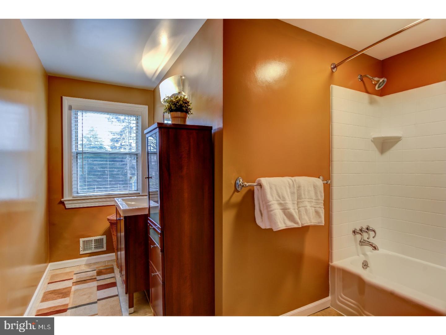 565 Timber Lane Devon, PA 19333 - Photo 22 of 25 Bathroom