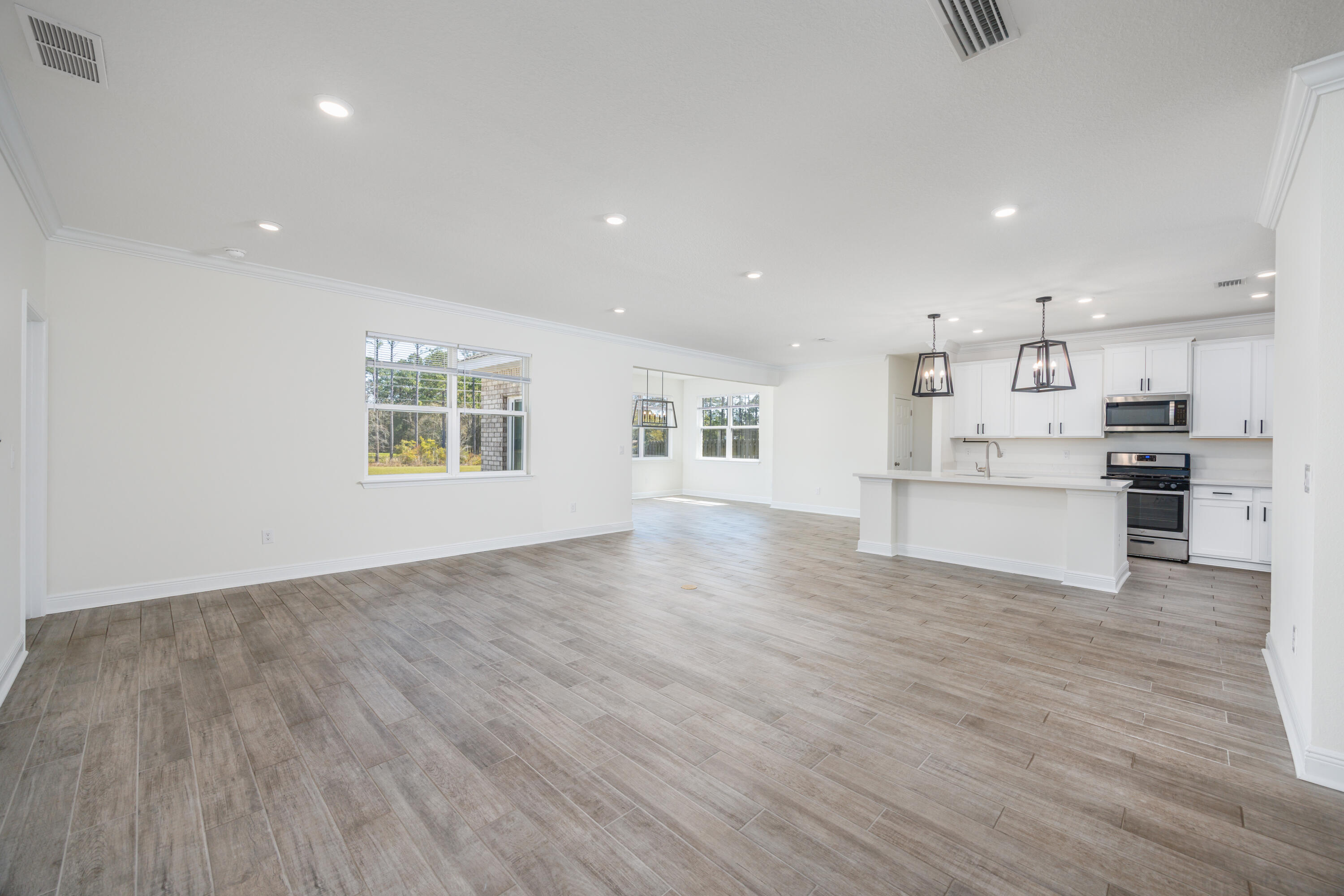 133 East Sky Way Freeport, FL 32439 - Photo 11 of 85 133 East Sky Way-13