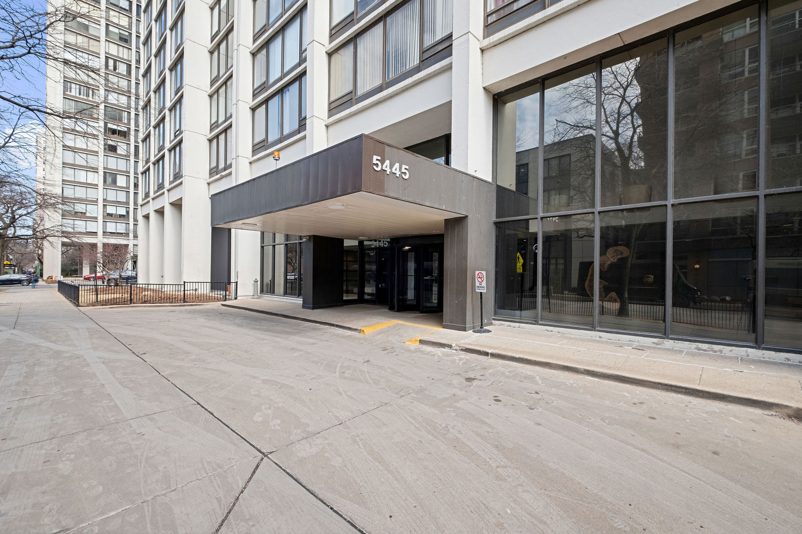 5445 North Sheridan Road, Unit 802 Chicago, IL 60640 - Photo 2 of 32