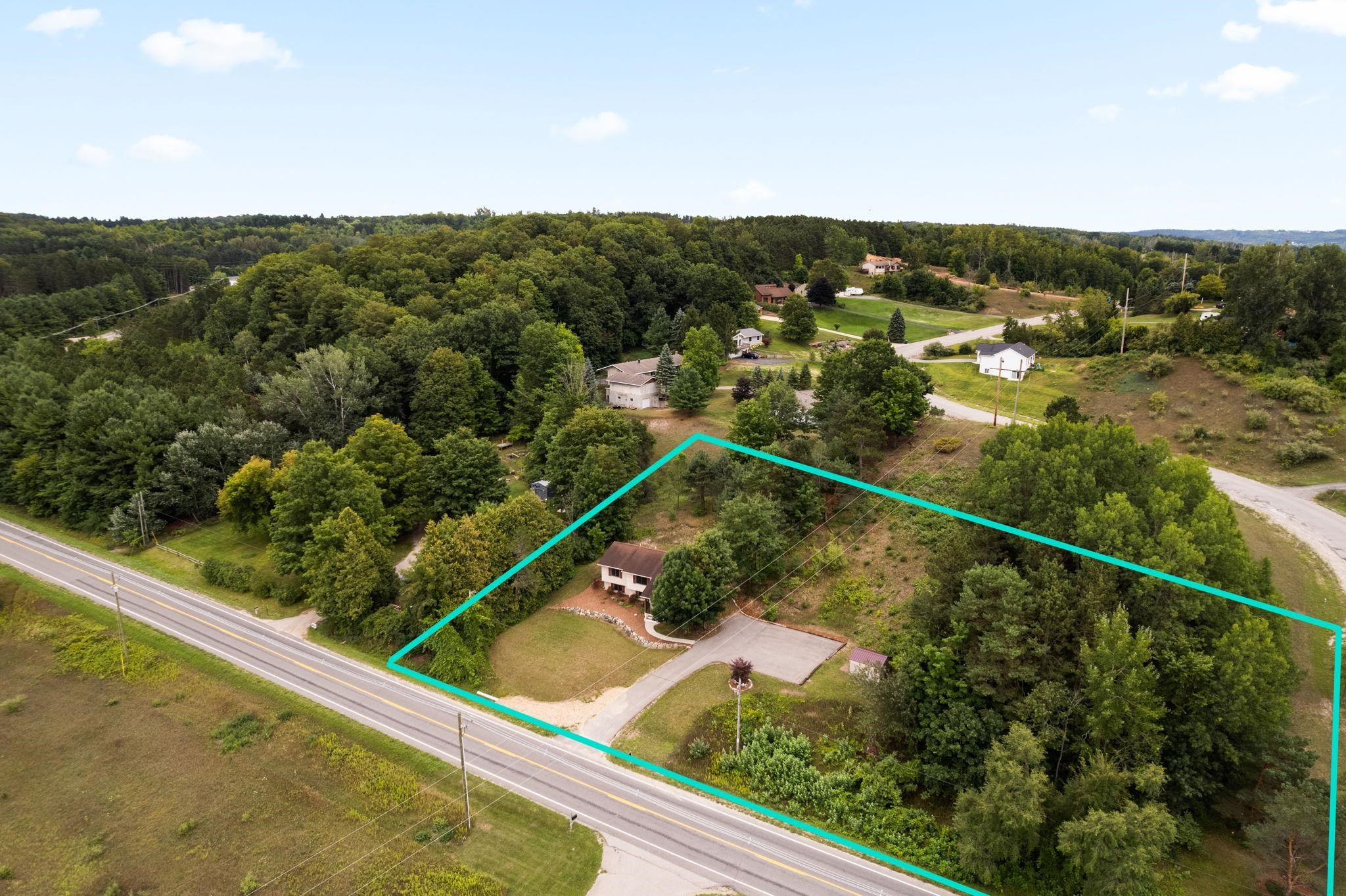 8466 East Bingham Road Traverse City, MI 49684 - Photo 3 of 50 1915103-2.JPG