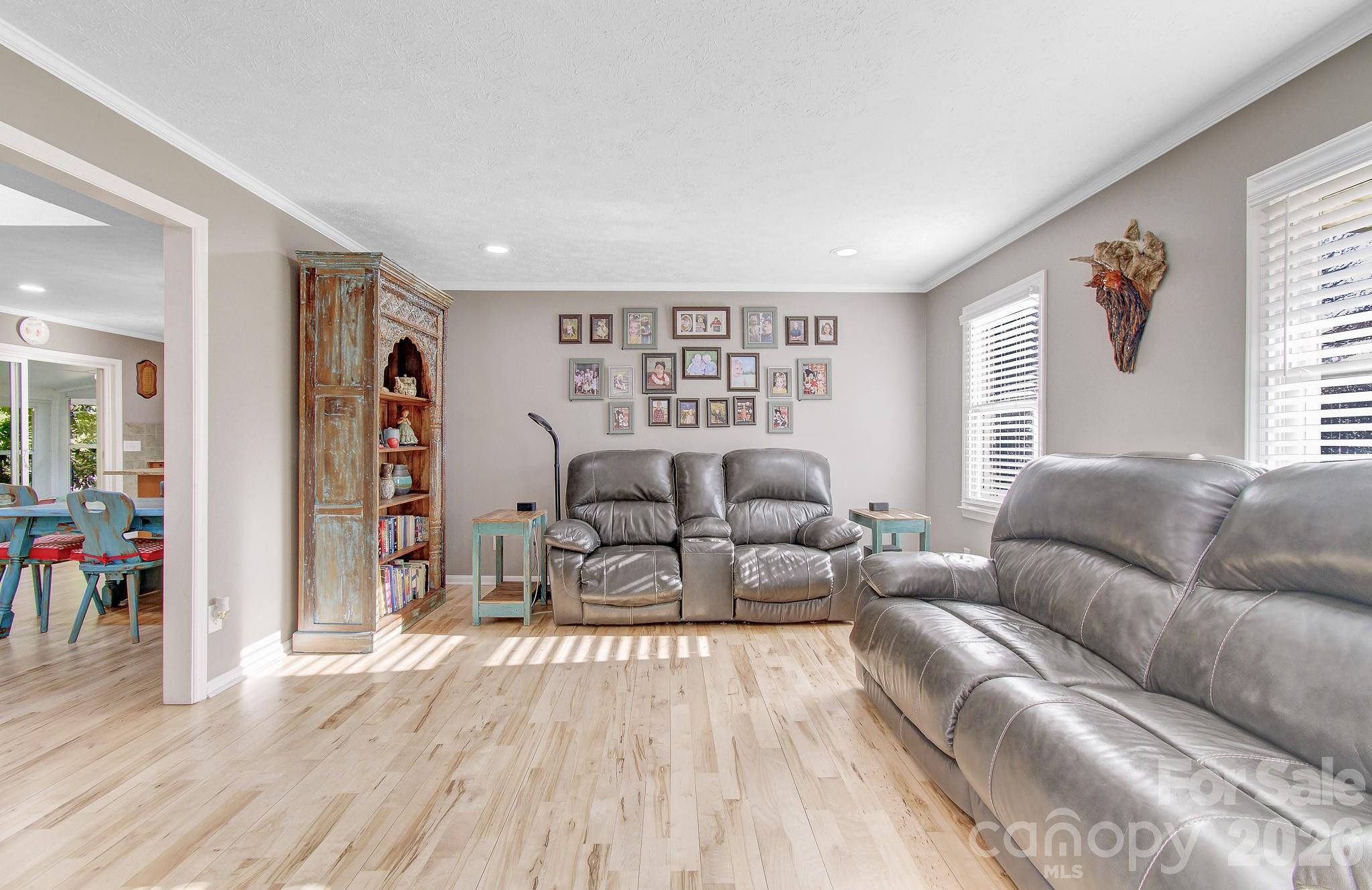 308 London Road Hendersonville, NC 28739 - Photo 11 of 28 Gallery Image 11